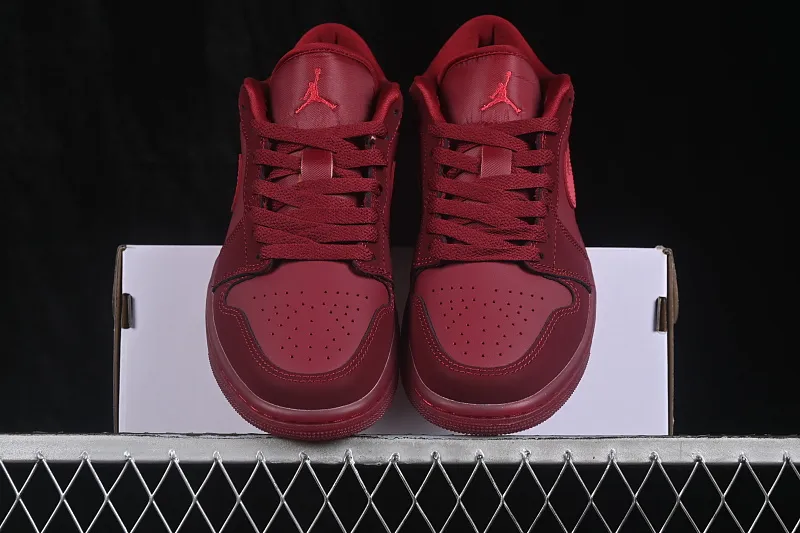 All categories Air Jordan Jordan series basketball shoes Air Jordan 1 Low G version pure original Air Jordan 1 Low AJ1 Joe 1 raw rubber wine red low-top retro culture basketball shoes IB7012-600